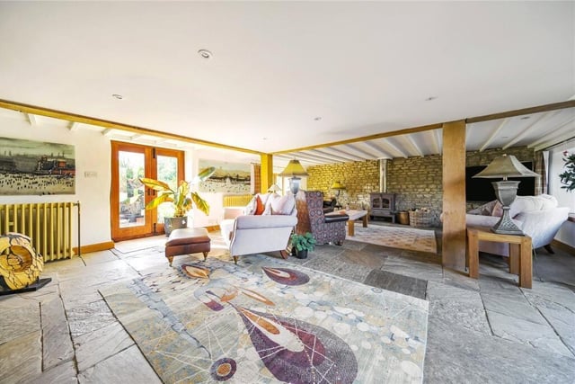 Another angle on the sitting room.