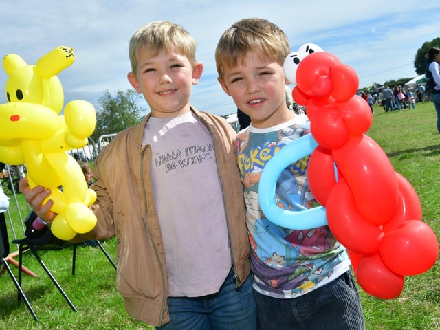 L-R Charlie Ashworth 5 and Frankie Ashworth 4 of Nettleham