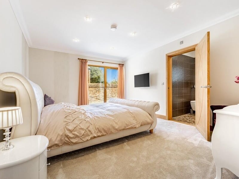 The other ground-floor bedroom.
