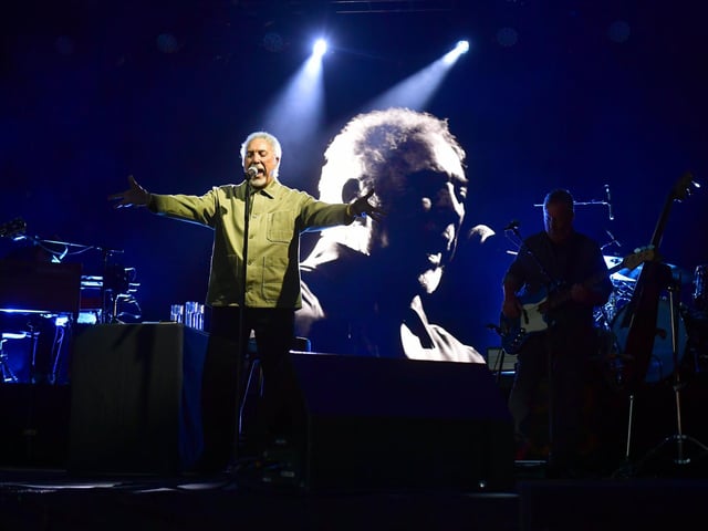 A rousing number. Photo: David Dawson