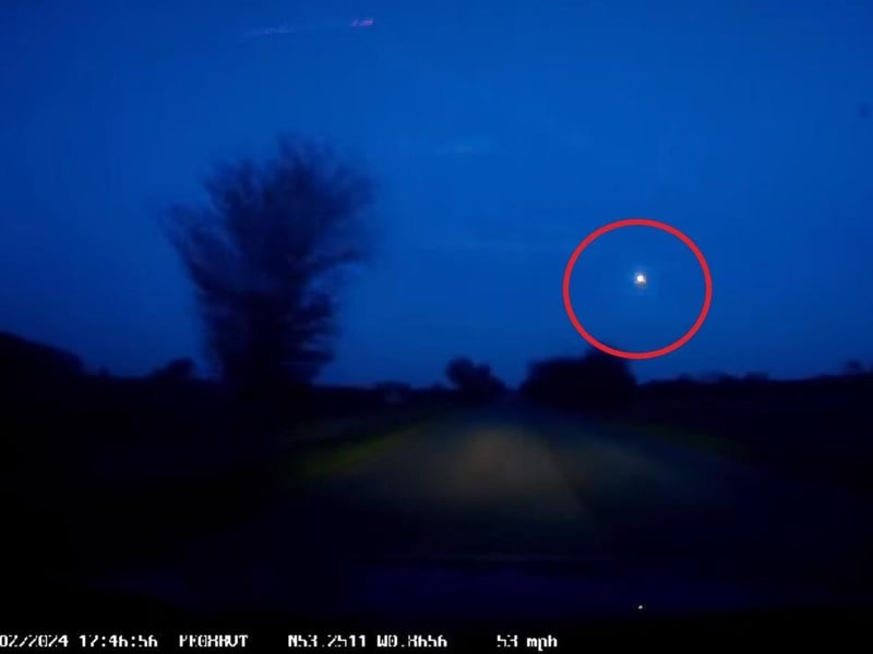 Alan Thompson captured this footage on his car's dashcam as he drove from the Louth area to Lincoln.