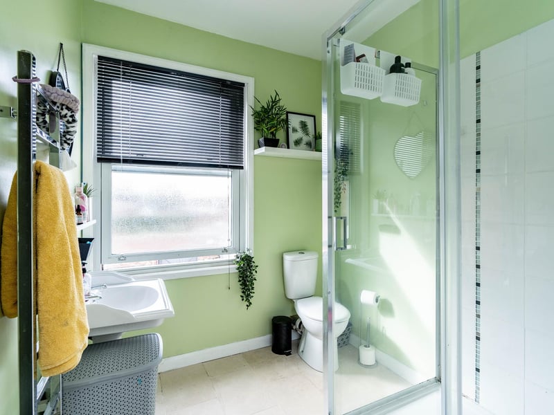 The other shower room.