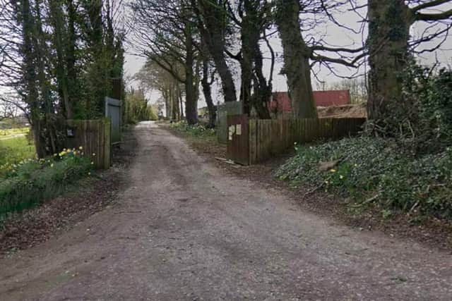 The drive leading to Thorpe Farm in Skendleby. Photo Google Maps