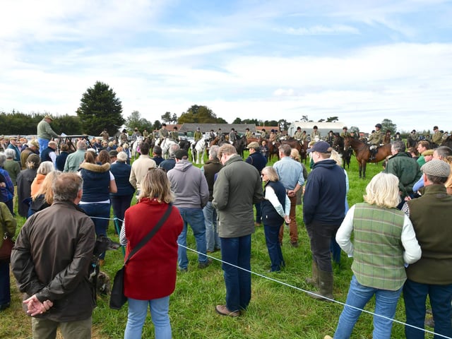Hunt followers gather. Photo: David Dawson