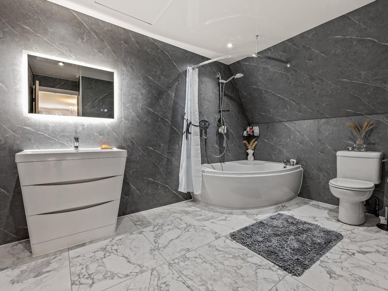 One of the en suite rooms.