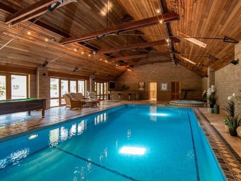 Another angle on the pool room.