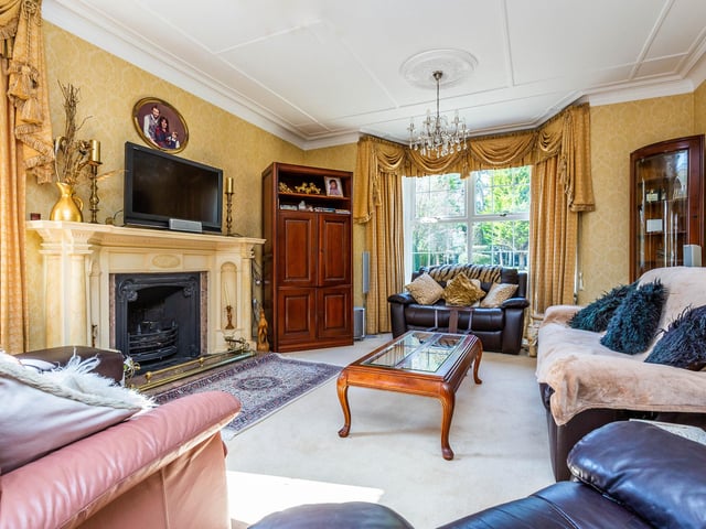 The drawing room.