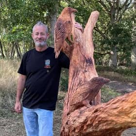 Chainsaw carver Simon Bogg.