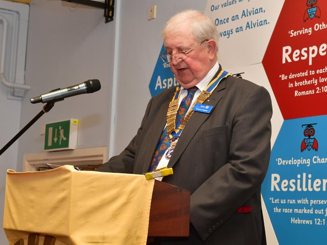 Graham Reams, President of the Rotary Club of Sleaford Kesteven, makes the closing remarks.