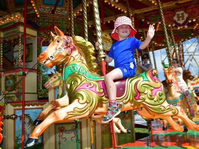 Ellis Madeley 5 of Louth on the galloping horses.