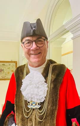 Cllr Barrie Pierpoint, The Worshipful The Mayor of Boston, will be judging the Boston Christmas Window competition