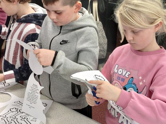 Skeleton making. Photo: Dianne Tuckett