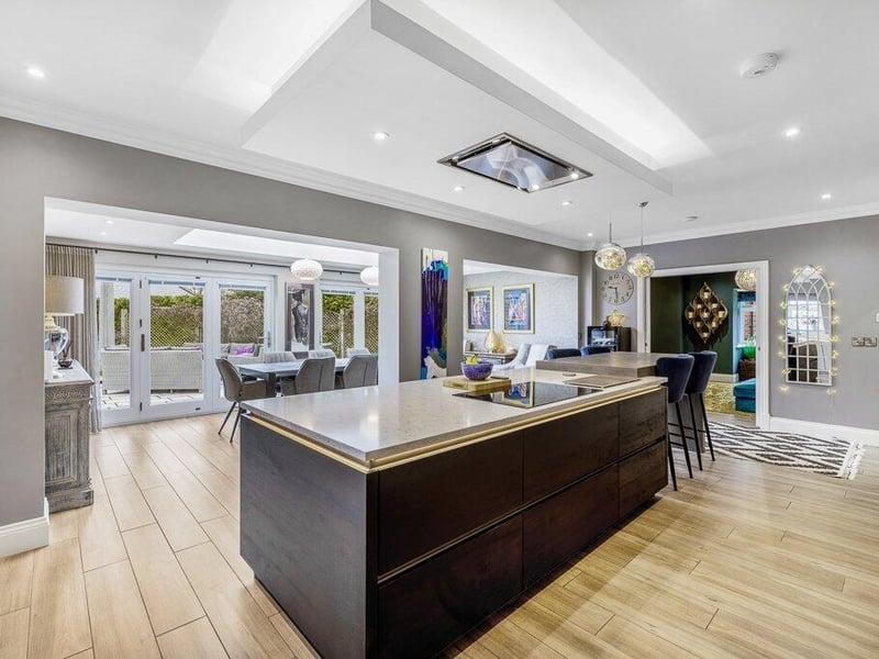 The kitchen/breakfast room.