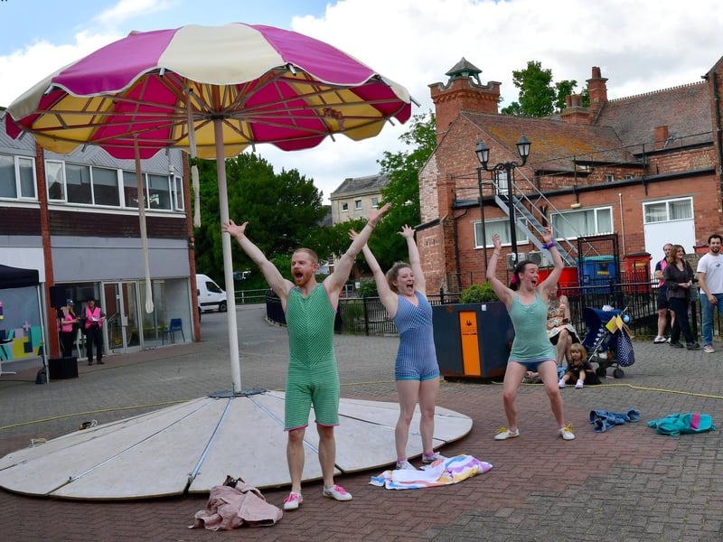 Everywhere's a Beach by Hikapee, performance in Riverside Centre