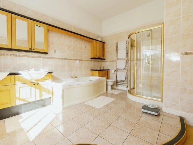 ... its en suite.