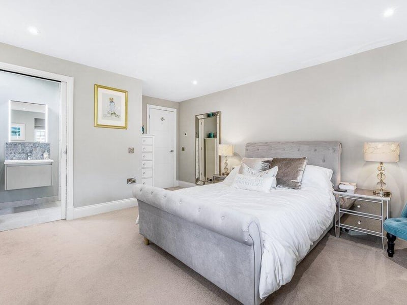 A second en suite bedroom.