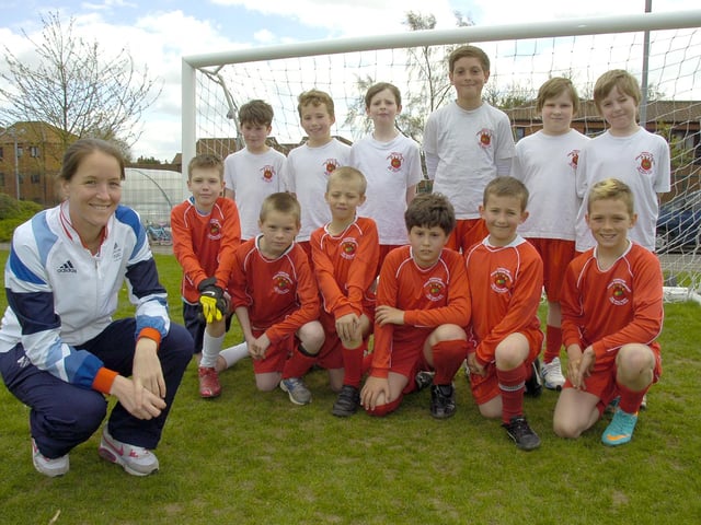 England Women’s football captain, Team GB captain and Lincoln Ladies captain Casey Stoney paid a special visit to Sleaford's Church Lane Primary School 10 years ago. There, she put the school’s league-winning football team through their paces. She held a training session for the team before taking part in a question and answer session in the shape of a ‘press conference’ held by the Year Six pupils.