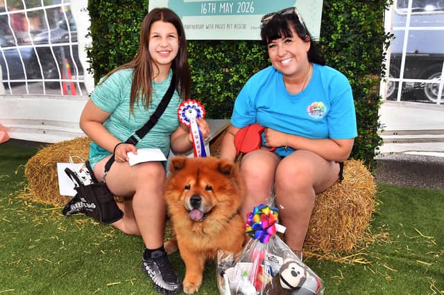 Winner Pablo, with Sasha and Sammi Thornhill. Pablo also won the Handsome Chap prize.