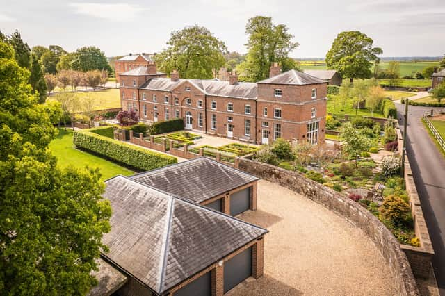 Walnut House and The Carriage House, Glentworth.