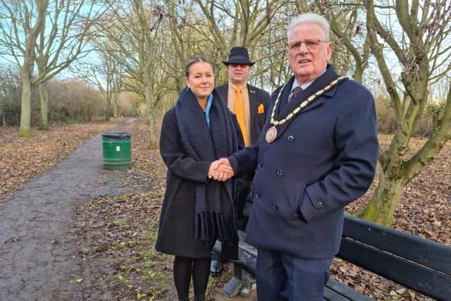 Daisy Jones, ELDC Sustainable Housing Officer, with Mayor of Skegness Coun Tony Tye (right) and Coun Richard Cunnington.