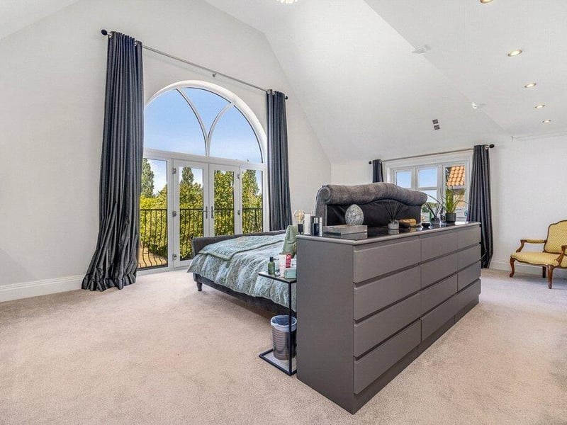 Another angle on the principal bedroom.