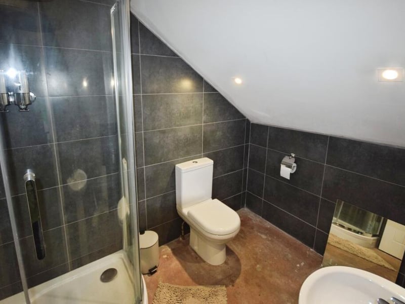 The shower room.
