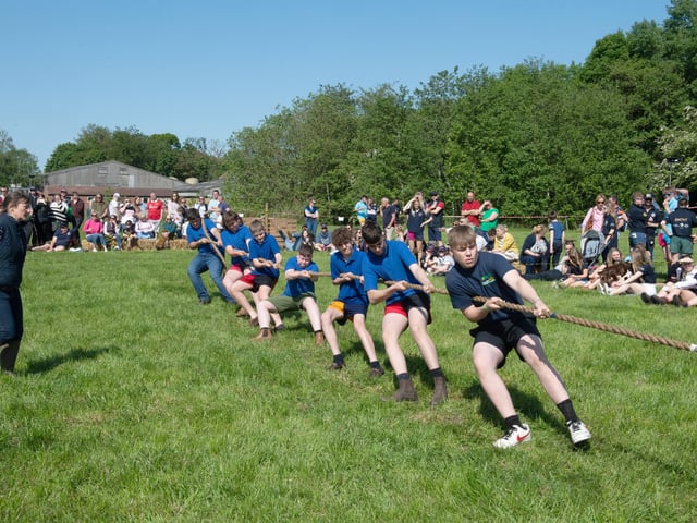 Tug-of-war at the Lincolnshire YFC rally.
