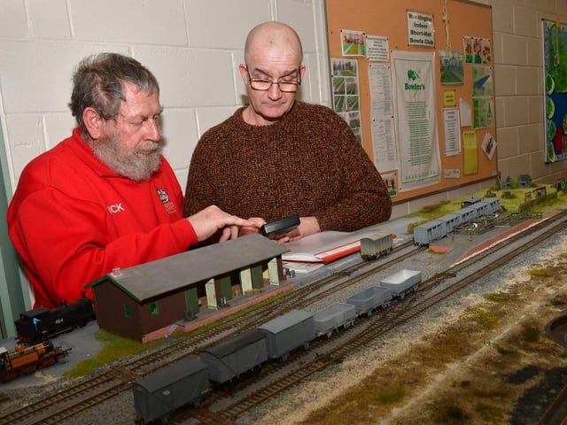 L-R Mick Sulman with new Sleaford club member Brett Leith. Photo: David Dawson
