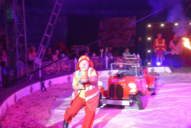Elvis the Clown gears up for fun with the ausience.