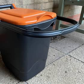 A food waste caddy. Photo Ldrs