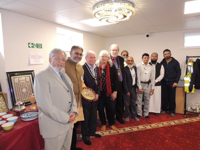 Mayor and Mayoress of Sleaford, Coun Anthony and Harriett Brand with Deputy Mayor Coun David Suiter and members of Sleaford Islamic Centre which held an open day for RiverLight.