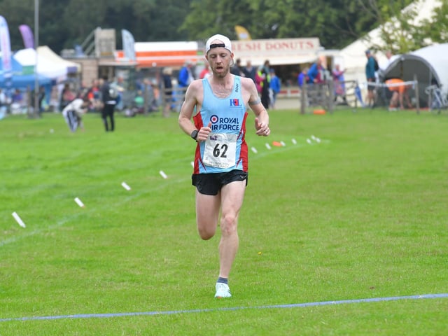 2nd runner to finish the 10 mile road race - Michael Kallenberg (Swansea harriers and the RAF).
