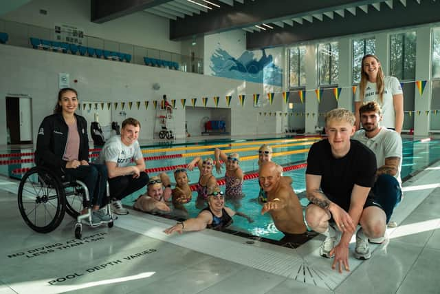 Paralympian Grace Harvey, Team GB’s Joe Litchfield, Swimathon participants, Swimathon President Duncan Goodhew MBE, Paralympian Jordan Catchpole and Team GB’s Jacob Peters and Sarah Vasey.