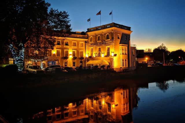 A more recent photo of The White Hart.