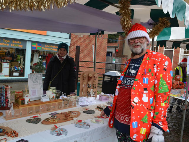 Town Mayor Stephen Bunney was dazzled by the jewellery on Meghan’s stall