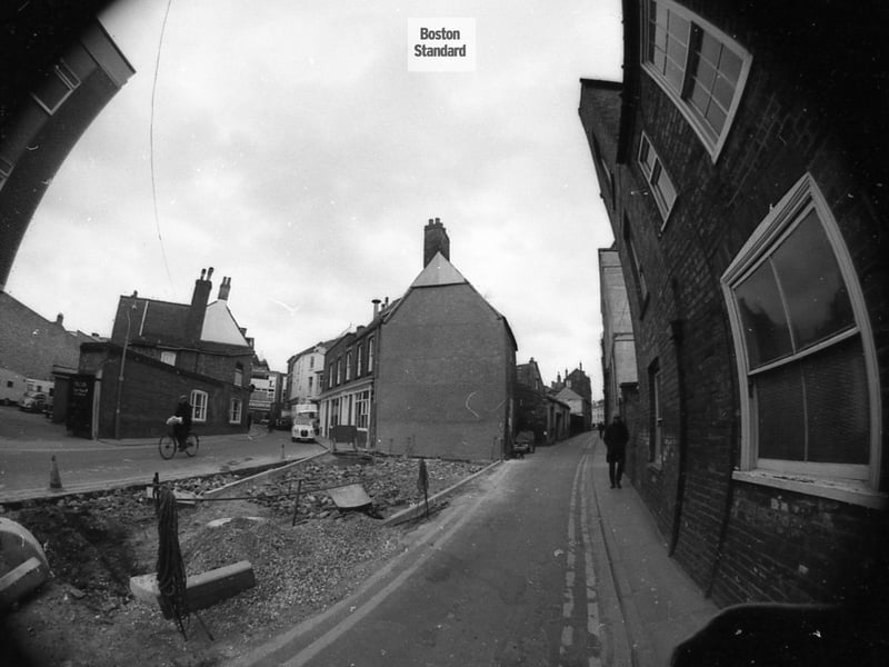 New Street to the left, Bank Street veering right.