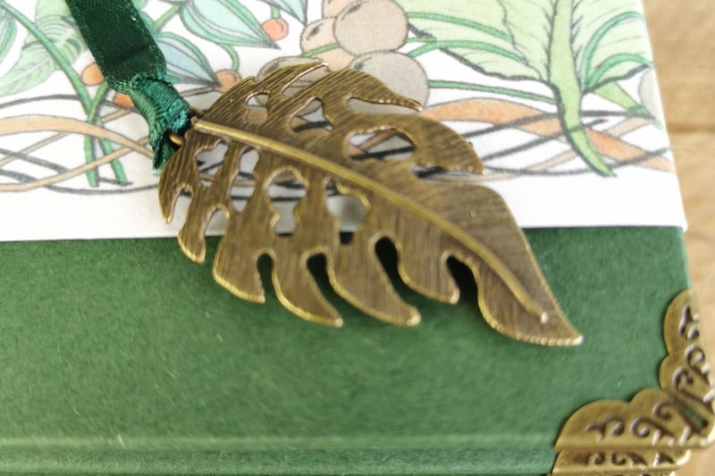 Bookmark charm and protective corners