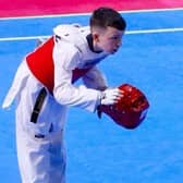 Cody Glen bows to his opponent at the Dutch Open.