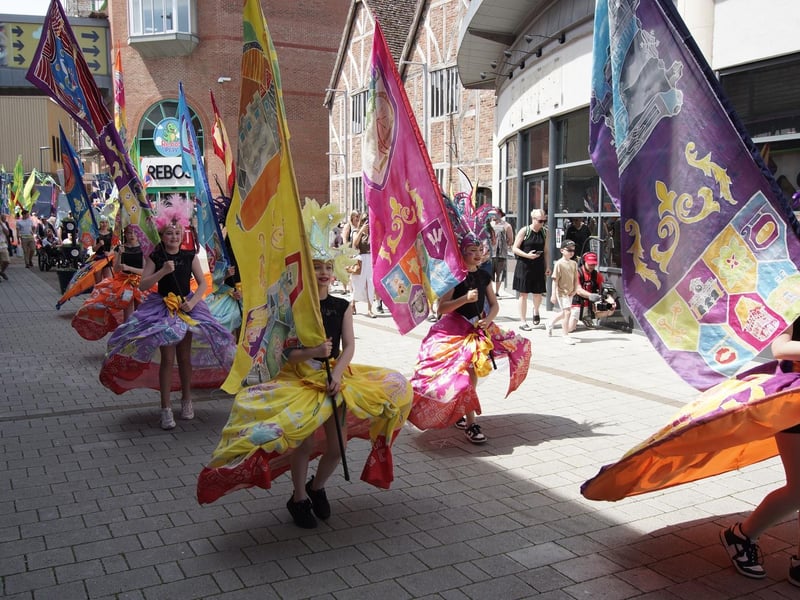 Returning from last year, artist Donna Fox’s silk creations once again brought colour and movement to the parade. Dancers from Boston's Josie Clarke Dance Academy wore the silk skirts and carried the silk banners, performing choreography by Beth Williams.