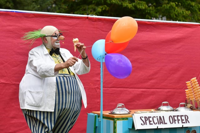 A seaside festival wouldn't be perfect without some clowning around by Jekyll On Ice.