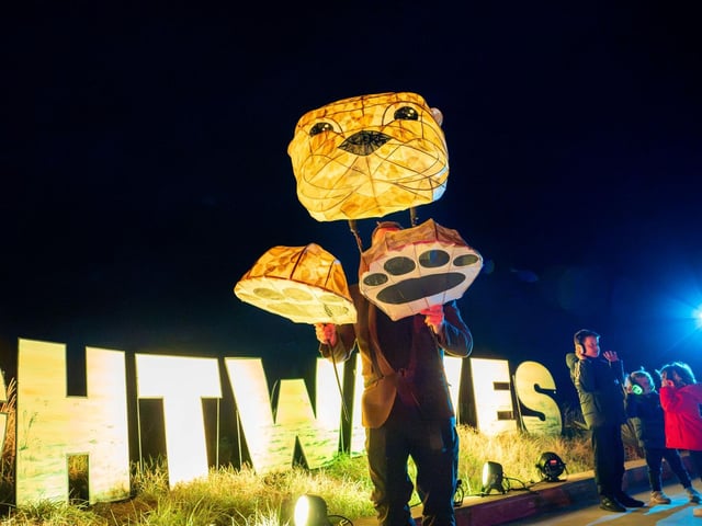 An illuminated 'otter'.