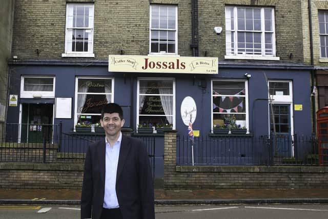 Auctioneer Paul Cooper at Jossals. Image: Eddisons