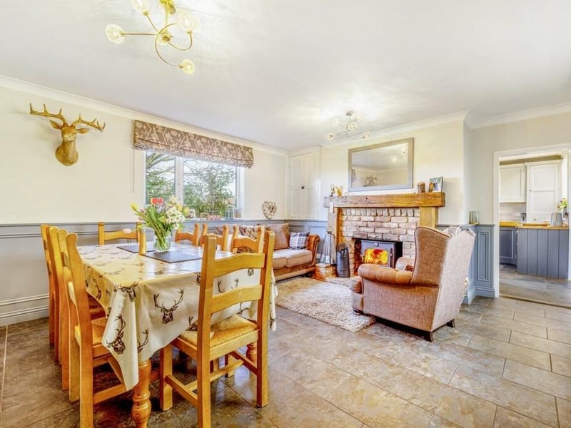 The dining room with snug area.