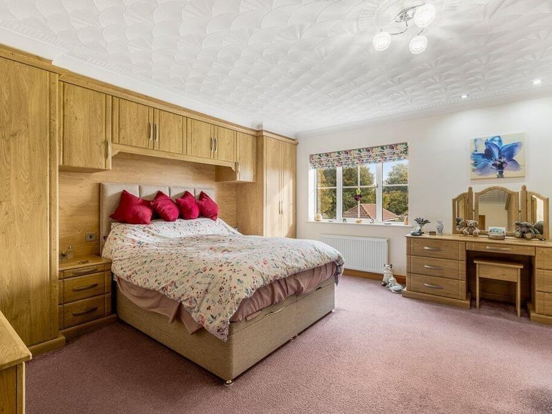 The principal bedroom.