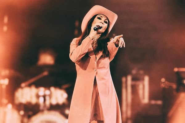 Liza Rebecca Walsh stars in the top tribute show Shania And Country Legends.
