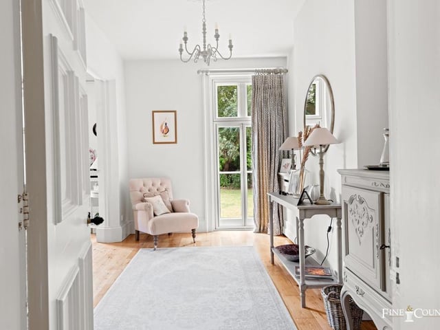 The sitting room.