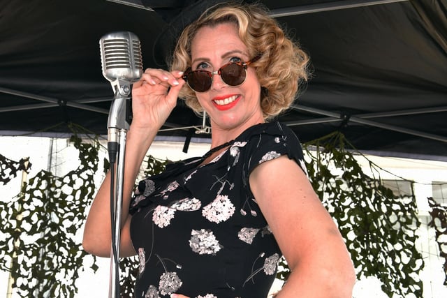 Jane Darling entertaining at the Alford 1940s Weekend.