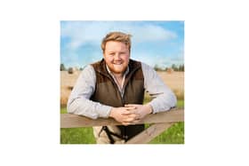 Kaleb Cooper, Chipping Norton’s finest celebrity farmer and Sunday Times bestselling author, who shot to fame starring in Prime Video series, Clarkson’s Farm, has decided to conquer his fear of the unknown and embark on his first ever theatre tour with The World According To Kaleb – Kaleb Goes On Tour.
Image: Grimsby Auditorium