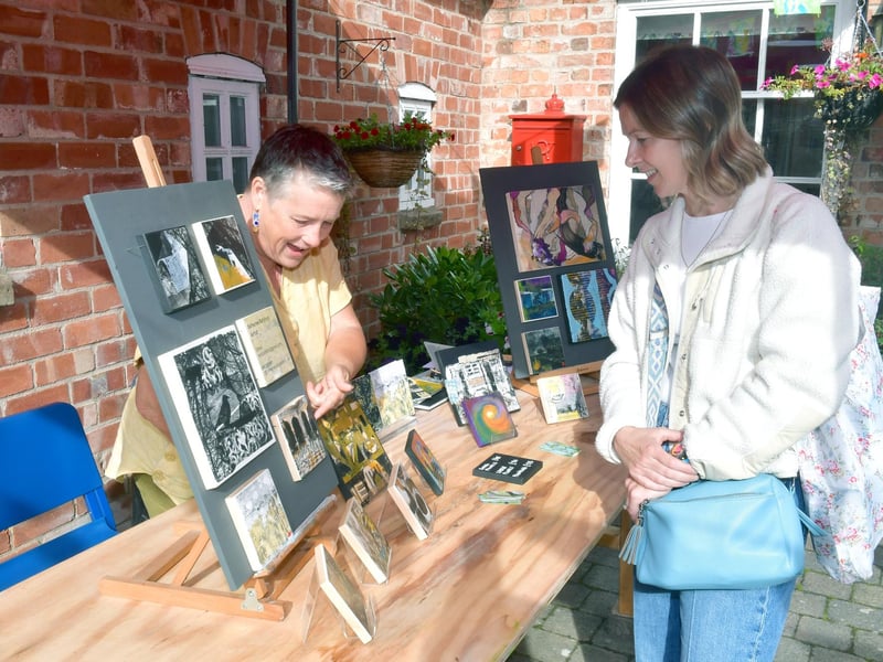Sleaford artist, Catherine Batsford with Kerry Jones of Dunston. Photo: David Dawson