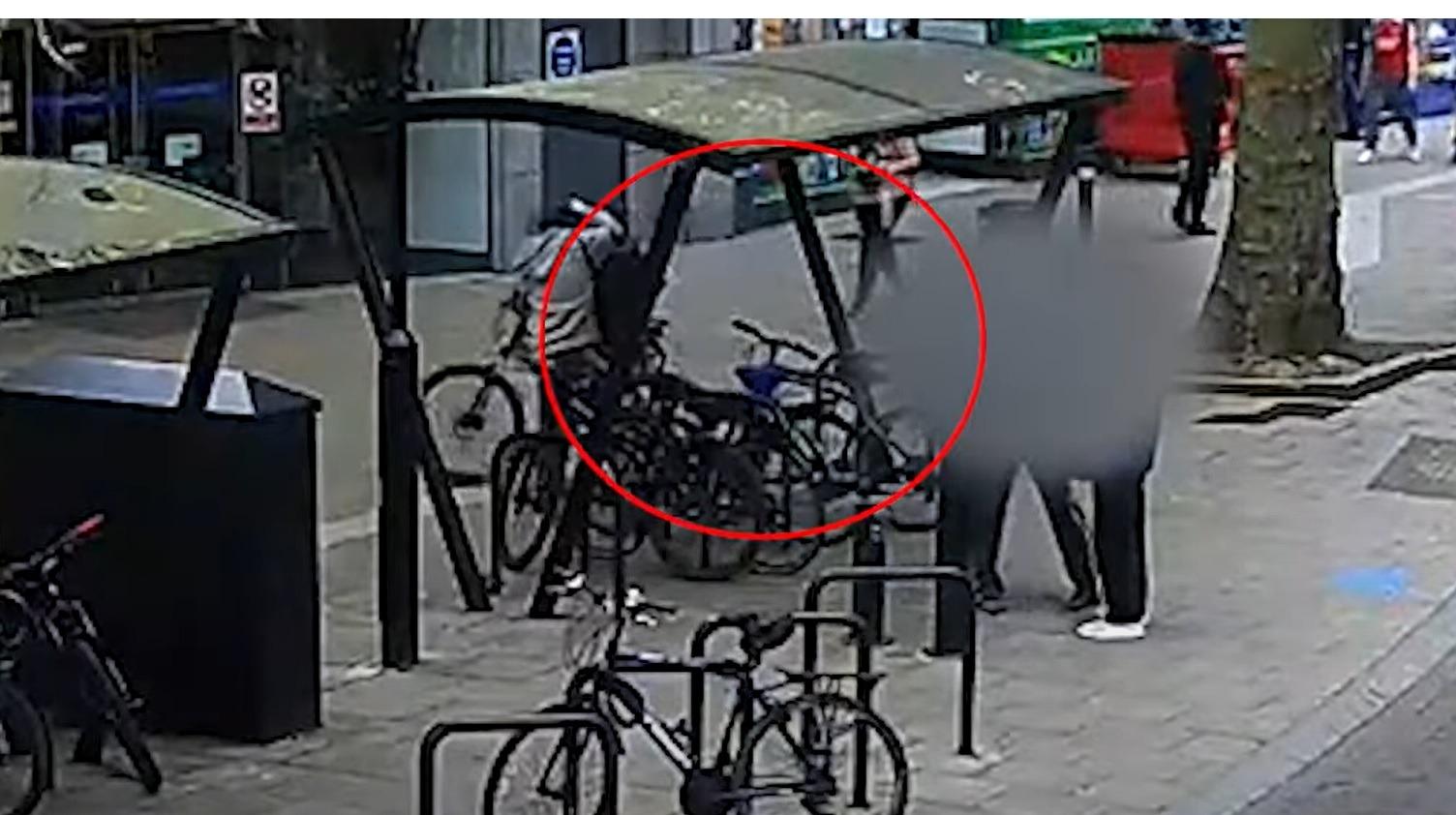 Two thieves steal bike from city centre in just three seconds